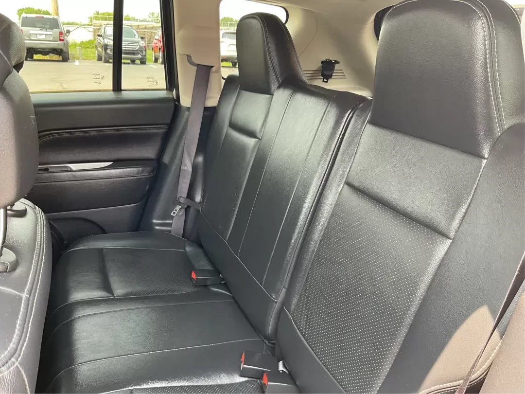 2016 Jeep Compass High Altitude Edition (1C4NJDEB9GD) with an 2.4L I-4 DOHC engine, located at 1230 East Main St, Xenia, OH, 45385, (937) 908-9800, 39.688026, -83.910172 - Photo#9