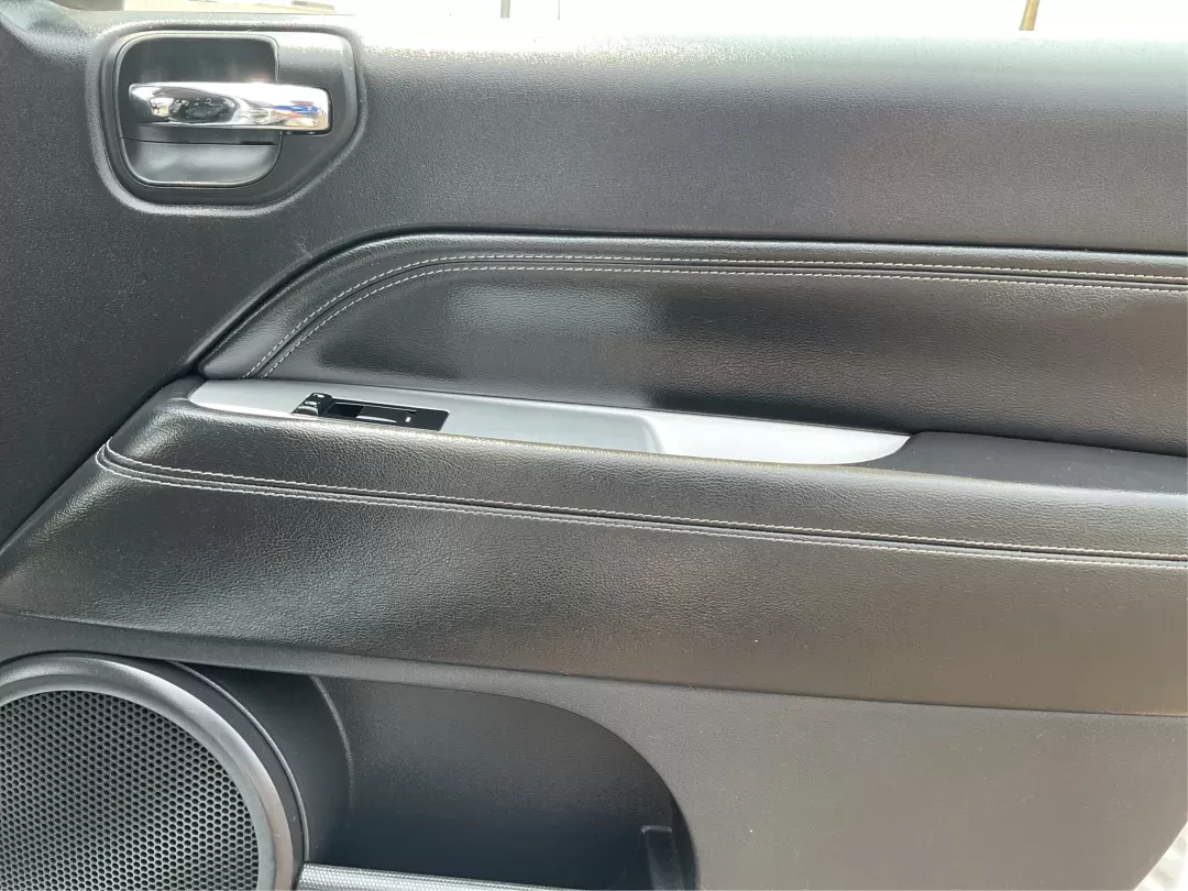 2016 Jeep Compass High Altitude Edition (1C4NJDEB9GD) with an 2.4L I-4 DOHC engine, located at 1230 East Main St, Xenia, OH, 45385, (937) 908-9800, 39.688026, -83.910172 - Photo#17