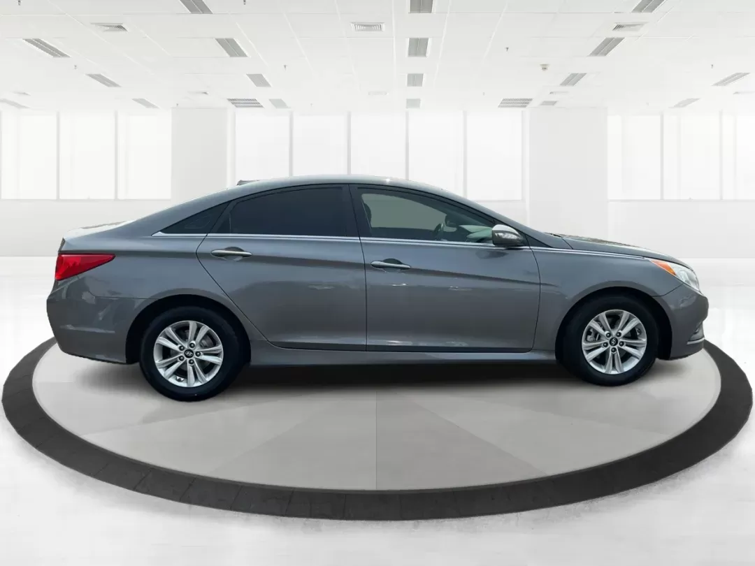 2014 Hyundai Sonata GLS (5NPEB4AC8EH) with an 2.4L I-4 gasoline direct injection engine, located at 401 Woodman Dr, Riverside, OH, 45431, (937) 908-9800, 39.760899, -84.123421 - Photo#1