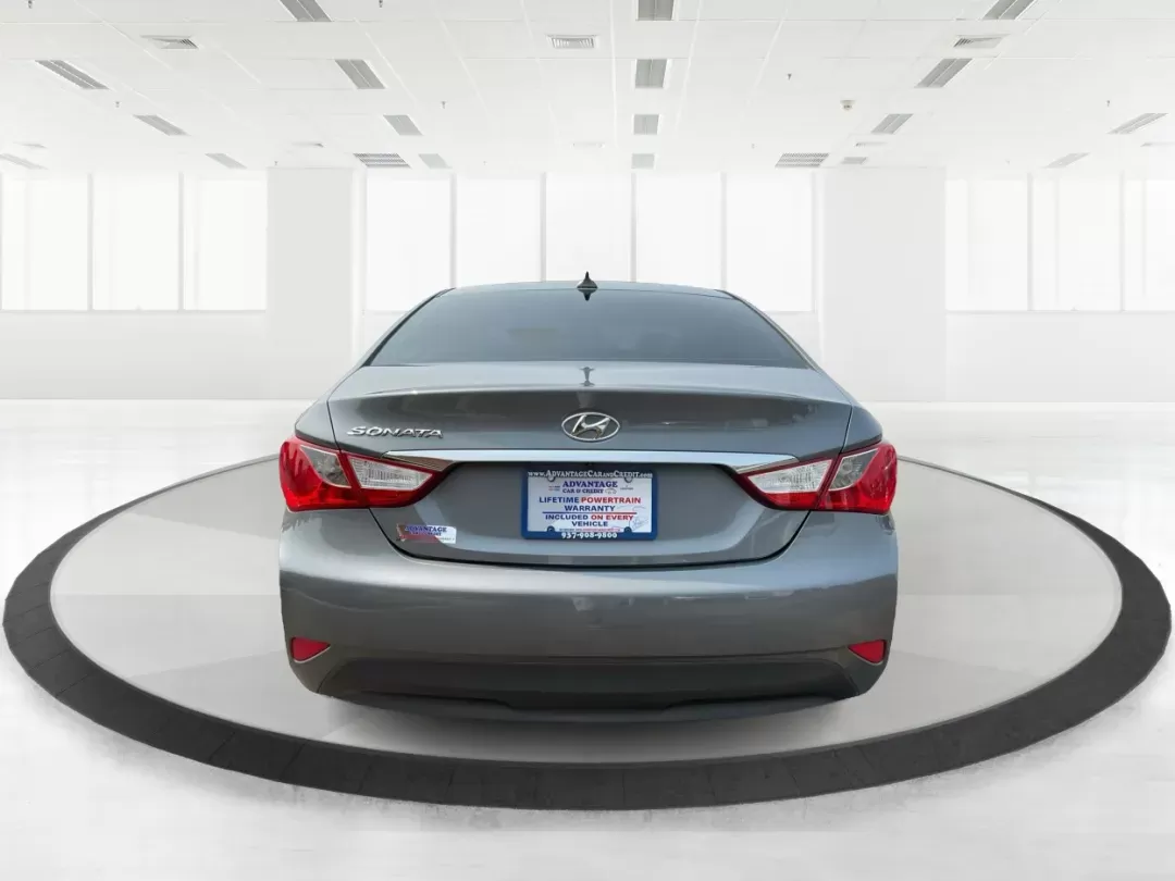 2014 Hyundai Sonata GLS (5NPEB4AC8EH) with an 2.4L I-4 gasoline direct injection engine, located at 401 Woodman Dr, Riverside, OH, 45431, (937) 908-9800, 39.760899, -84.123421 - Photo#3
