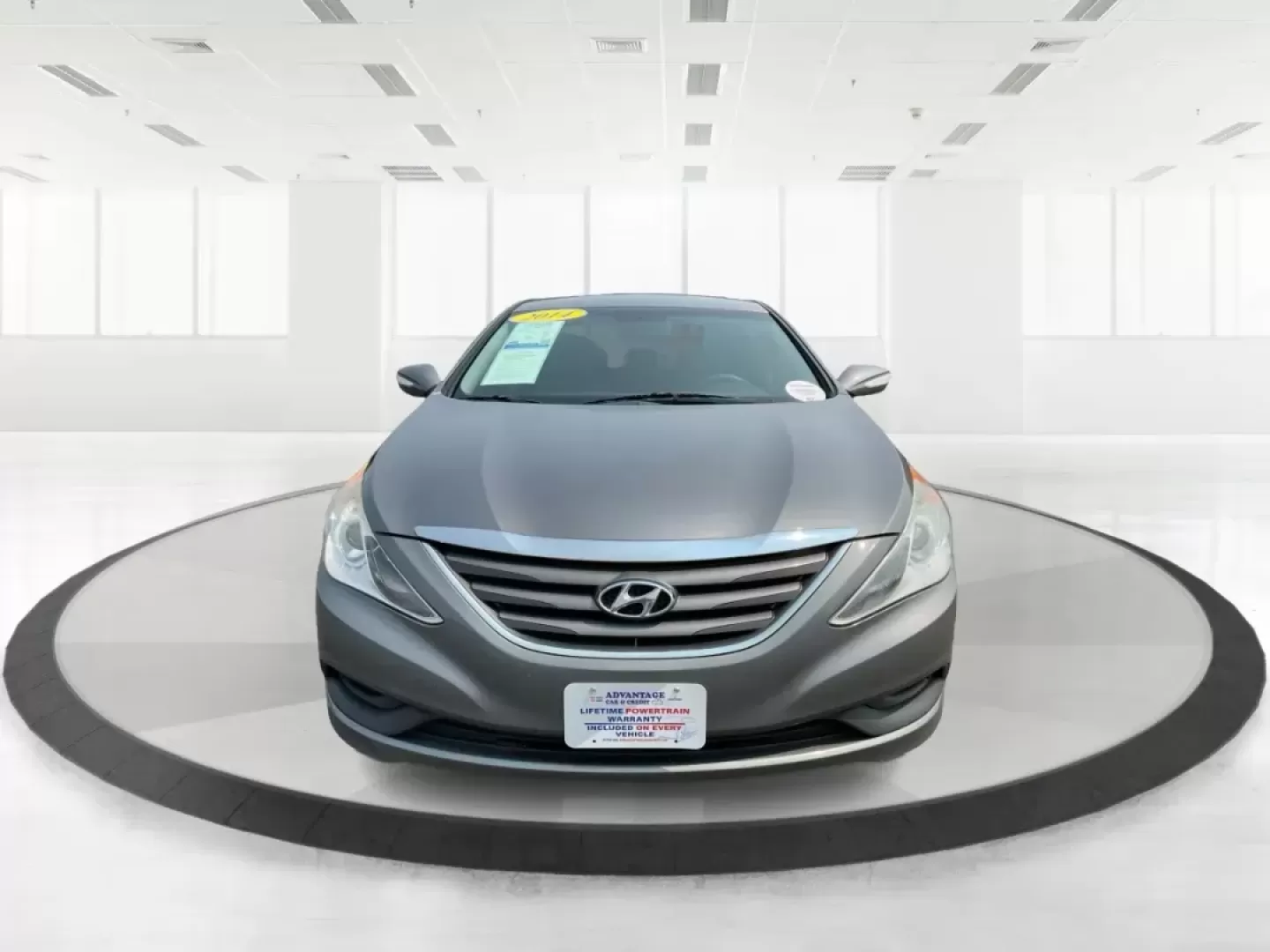 2014 Hyundai Sonata GLS (5NPEB4AC8EH) with an 2.4L I-4 gasoline direct injection engine, located at 401 Woodman Dr, Riverside, OH, 45431, (937) 908-9800, 39.760899, -84.123421 - Photo#6
