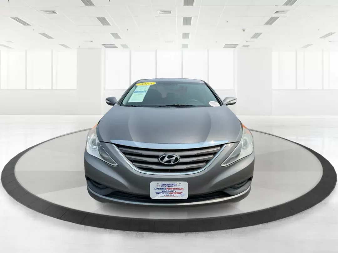 2014 Hyundai Sonata GLS (5NPEB4AC8EH) with an 2.4L I-4 gasoline direct injection engine, located at 401 Woodman Dr, Riverside, OH, 45431, (937) 908-9800, 39.760899, -84.123421 - Photo#6