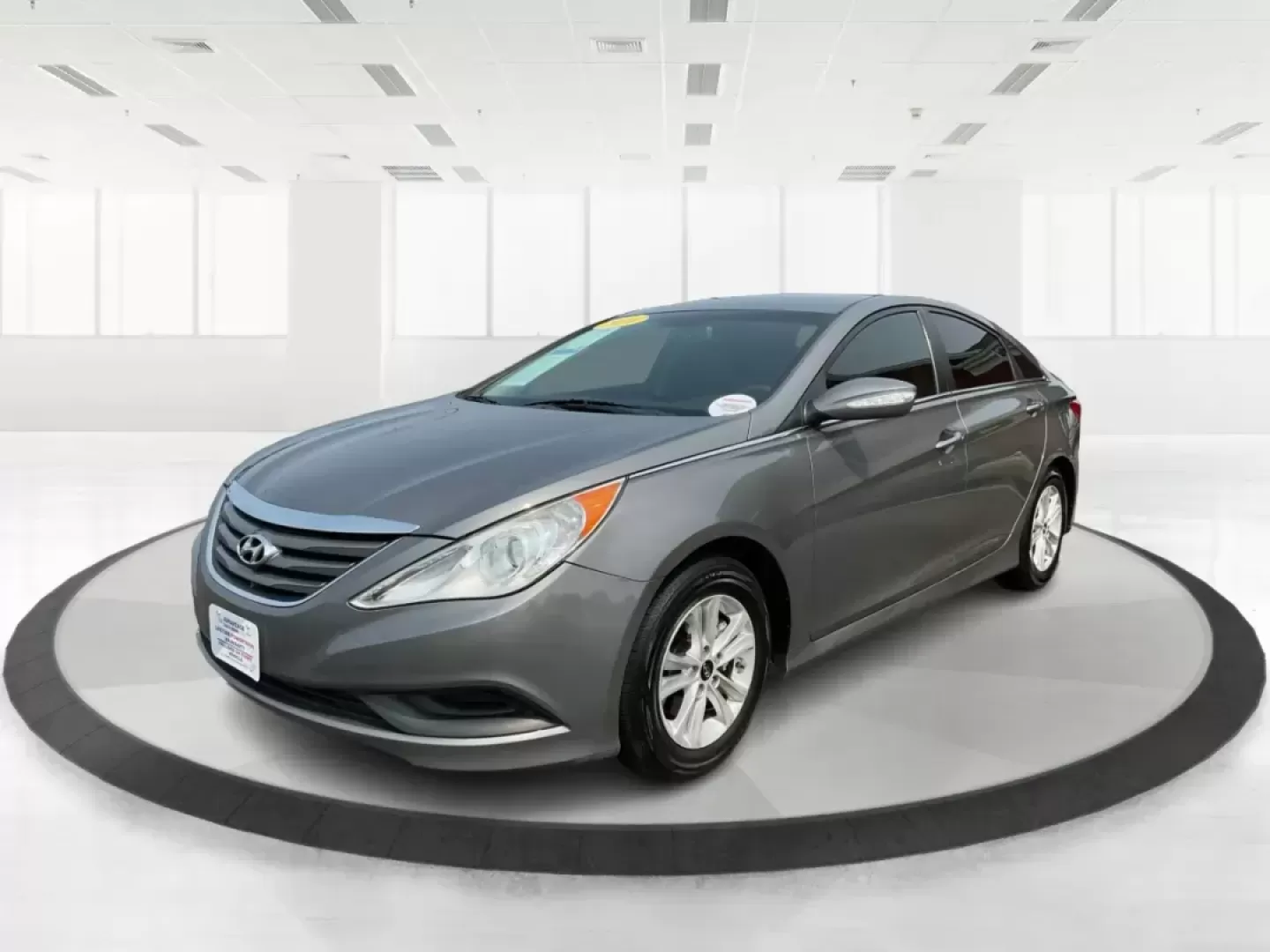 2014 Hyundai Sonata GLS (5NPEB4AC8EH) with an 2.4L I-4 gasoline direct injection engine, located at 401 Woodman Dr, Riverside, OH, 45431, (937) 908-9800, 39.760899, -84.123421 - Photo#7