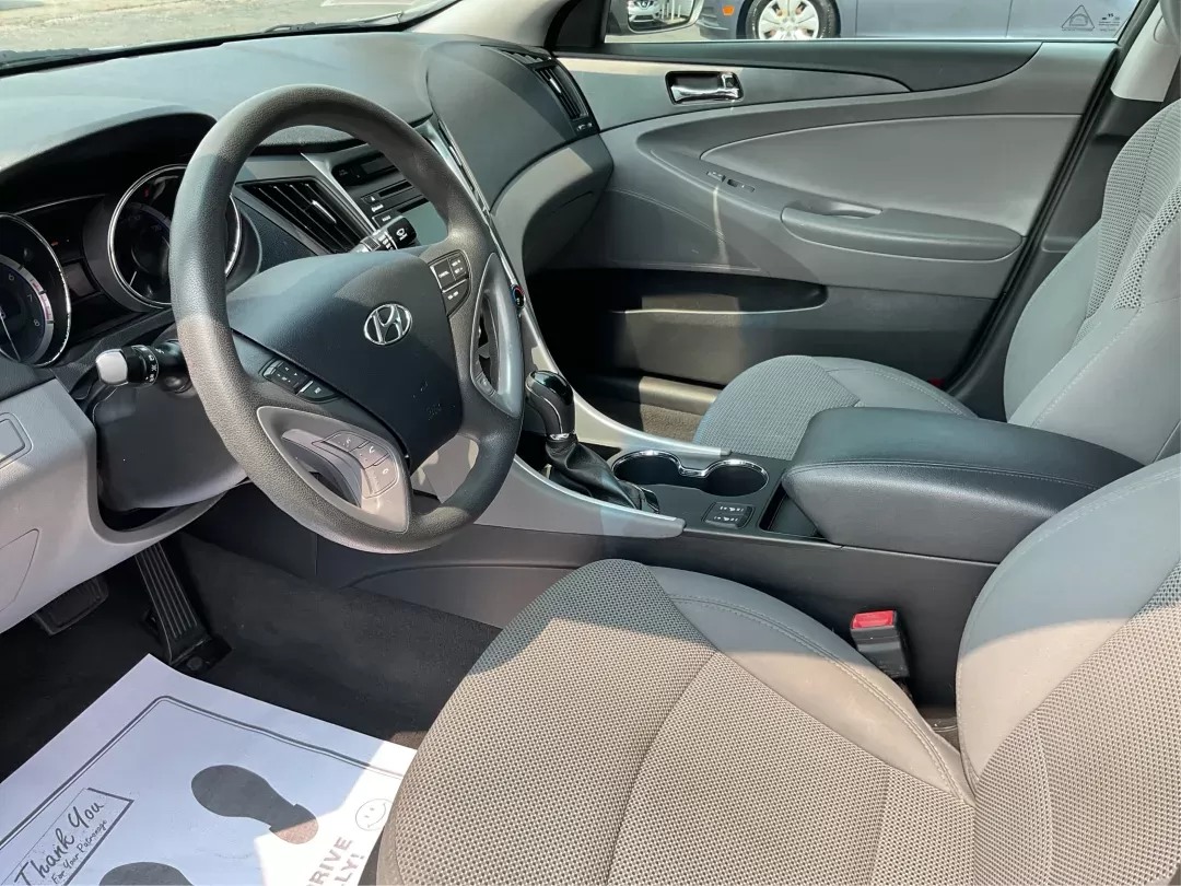 2014 Hyundai Sonata GLS (5NPEB4AC8EH) with an 2.4L I-4 gasoline direct injection engine, located at 401 Woodman Dr, Riverside, OH, 45431, (937) 908-9800, 39.760899, -84.123421 - Photo#8