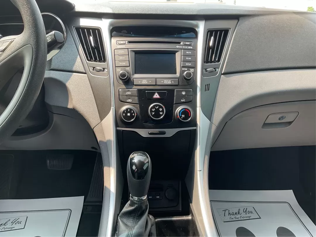 2014 Hyundai Sonata GLS (5NPEB4AC8EH) with an 2.4L I-4 gasoline direct injection engine, located at 401 Woodman Dr, Riverside, OH, 45431, (937) 908-9800, 39.760899, -84.123421 - Photo#12