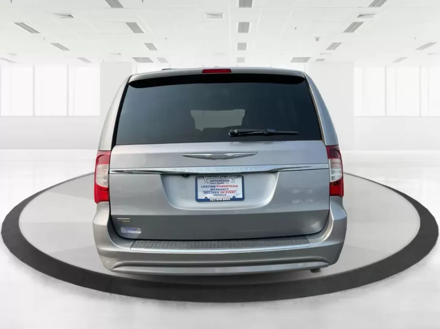 2014 Chrysler Town and Country Touring (2C4RC1BG3ER) with an 3.6L V6 DOHC 24V engine, 6-Speed Automatic transmission, located at 8750 N County Rd 25A, Piqua, OH, 45356, (937) 908-9800, 40.164391, -84.232513 - Photo#3
