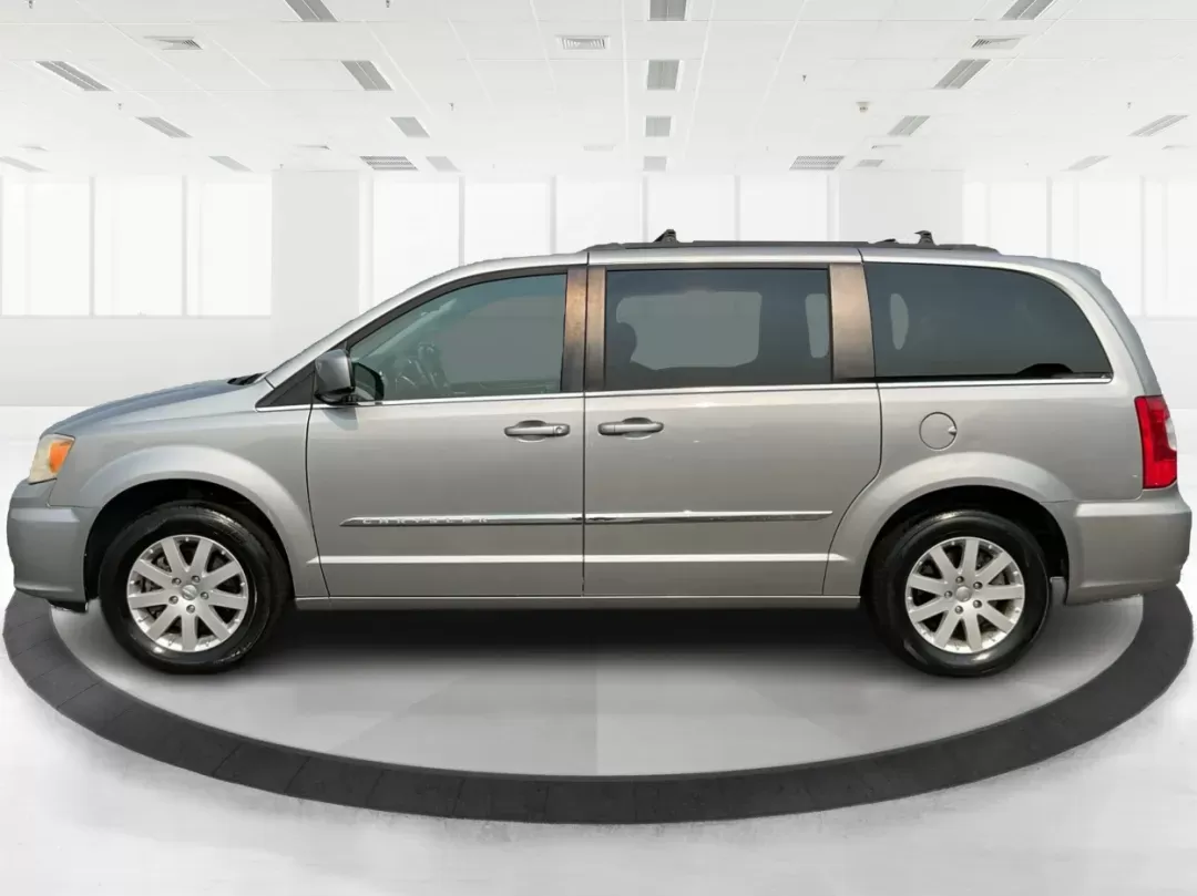 2014 Chrysler Town and Country Touring (2C4RC1BG3ER) with an 3.6L V6 DOHC 24V engine, 6-Speed Automatic transmission, located at 8750 N County Rd 25A, Piqua, OH, 45356, (937) 908-9800, 40.164391, -84.232513 - 2014 Chrysler Town and Country Touring - Photo#5