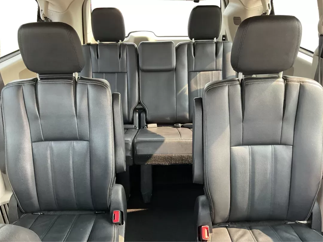 2014 Chrysler Town and Country Touring (2C4RC1BG3ER) with an 3.6L V6 DOHC 24V engine, 6-Speed Automatic transmission, located at 8750 N County Rd 25A, Piqua, OH, 45356, (937) 908-9800, 40.164391, -84.232513 - 2014 Chrysler Town and Country Touring - Photo#13