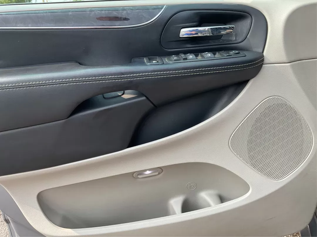2014 Chrysler Town and Country Touring (2C4RC1BG3ER) with an 3.6L V6 DOHC 24V engine, 6-Speed Automatic transmission, located at 8750 N County Rd 25A, Piqua, OH, 45356, (937) 908-9800, 40.164391, -84.232513 - 2014 Chrysler Town and Country Touring - Photo#18