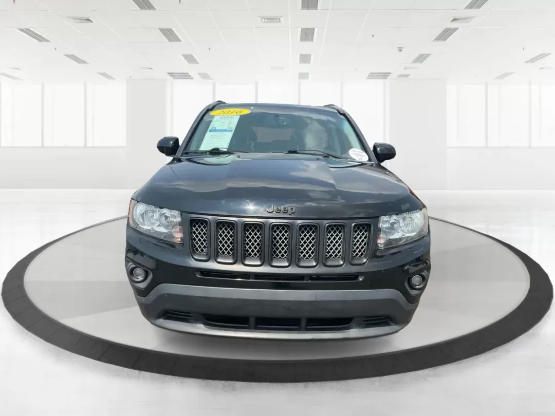 2016 Jeep Compass High Altitude Edition (1C4NJDEB2GD) with an 2.4L I-4 DOHC engine, located at 880 E. National Road, Vandalia, OH, 45377, (937) 908-9800, 39.891918, -84.183594 - Photo#6