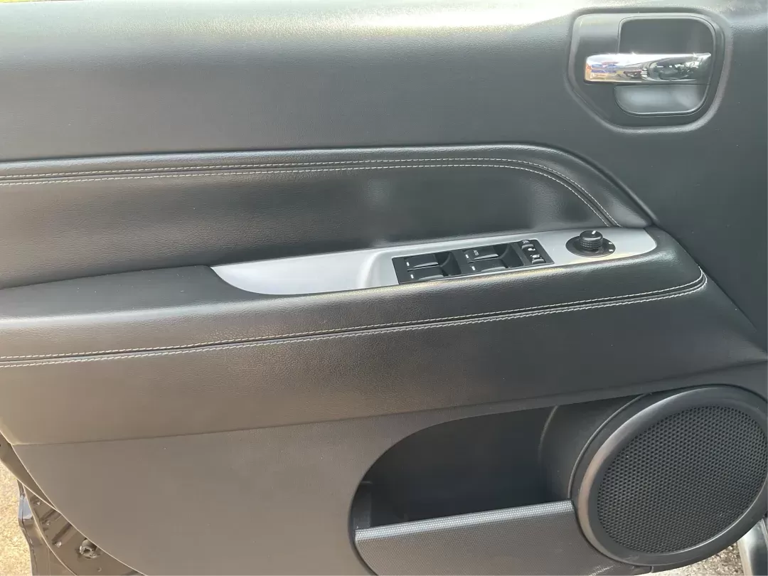 2016 Jeep Compass High Altitude Edition (1C4NJDEB2GD) with an 2.4L I-4 DOHC engine, located at 880 E. National Road, Vandalia, OH, 45377, (937) 908-9800, 39.891918, -84.183594 - Photo#16