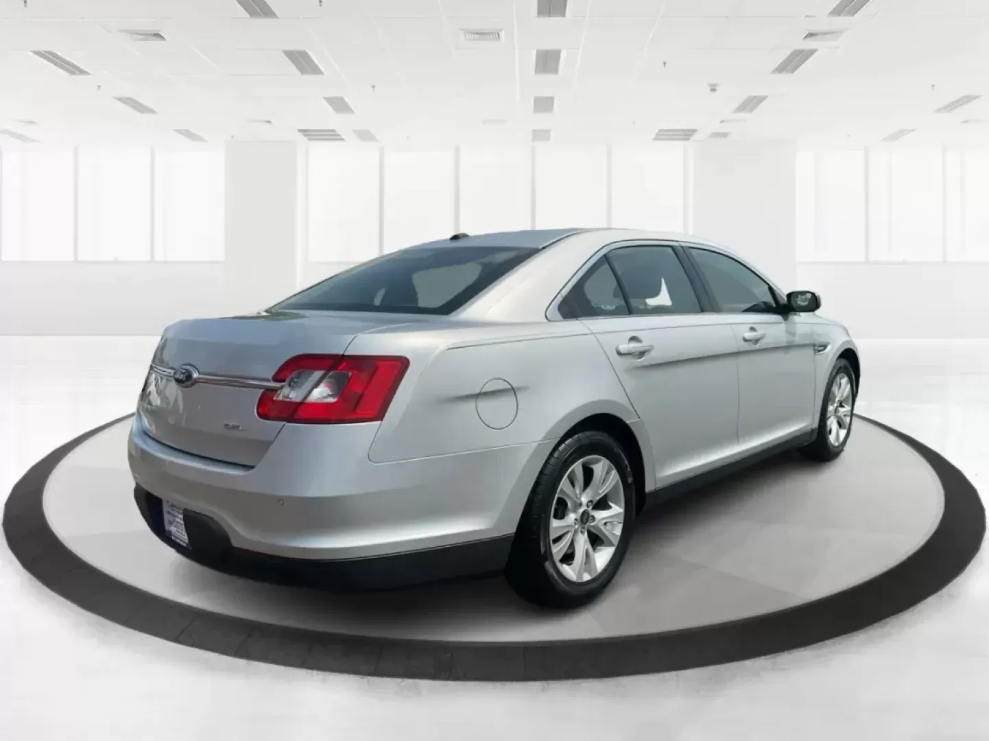 2011 Ford Taurus SEL (1FAHP2EW4BG) with an Duratec 3.5L V-6 DOHC engine, located at 401 Woodman Dr, Riverside, OH, 45431, (937) 908-9800, 39.760899, -84.123421 - 2011 Ford Taurus SEL - Photo#2