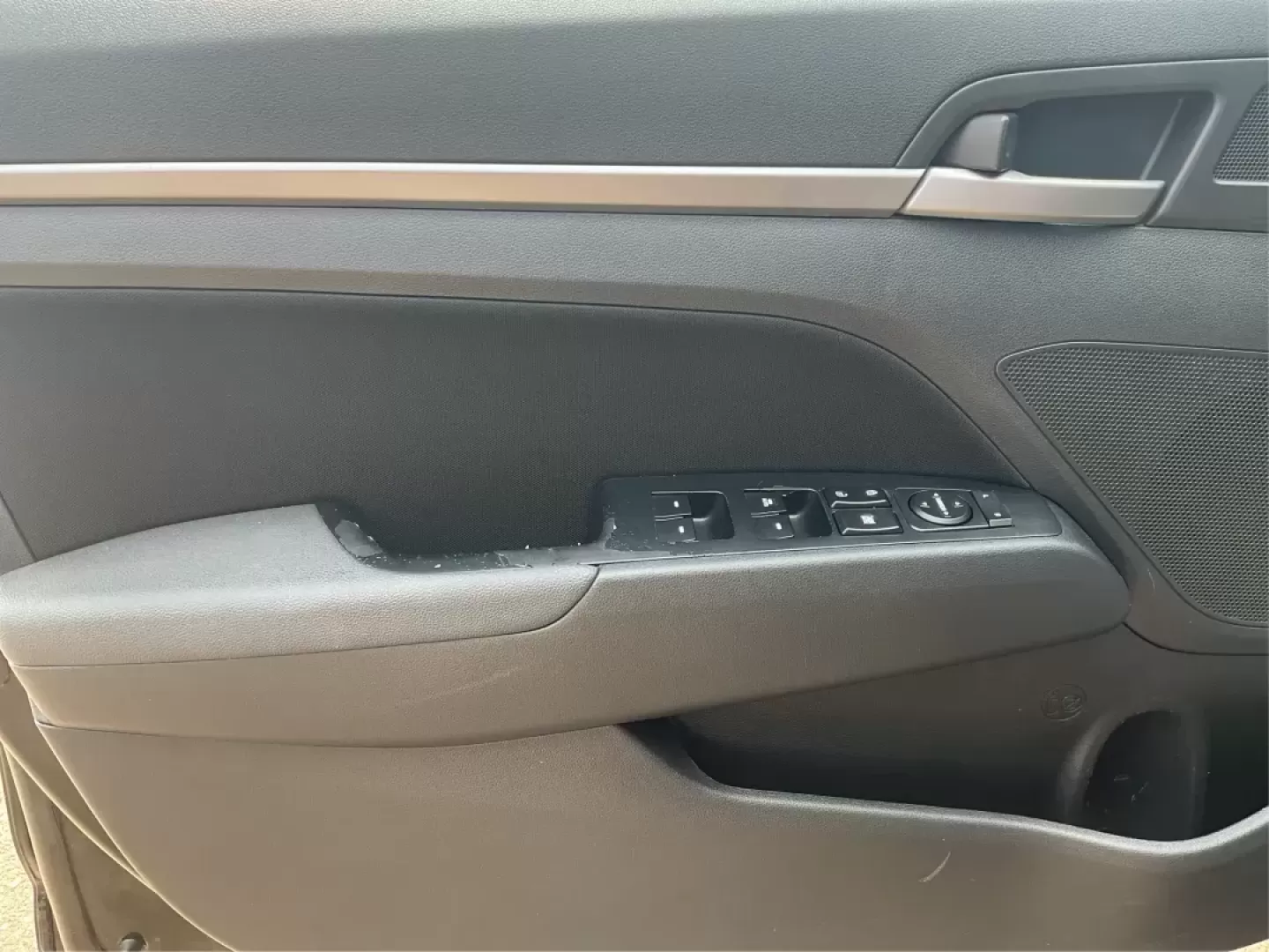 2017 Hyundai Elantra Value Edition (5NPD84LF6HH) with an Nu 2L I-4 DOHC engine, located at 8750 N County Rd 25A, Piqua, OH, 45356, (937) 908-9800, 40.164391, -84.232513 - Photo#17