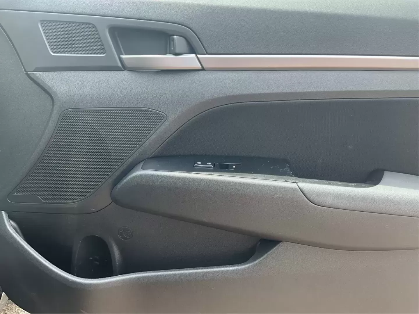 2017 Hyundai Elantra Value Edition (5NPD84LF6HH) with an Nu 2L I-4 DOHC engine, located at 8750 N County Rd 25A, Piqua, OH, 45356, (937) 908-9800, 40.164391, -84.232513 - Photo#18