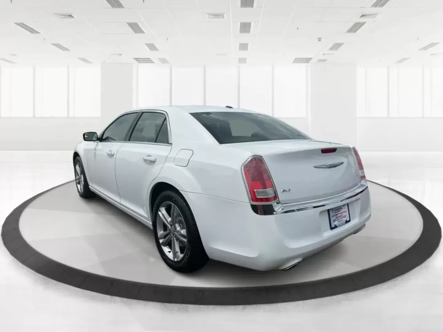 2014 Chrysler 300 Base (2C3CCARG4EH) with an Other engine, located at 1099 N County Rd 25A, Troy, OH, 45373, (937) 908-9800, 40.057079, -84.212883 - Photo#4
