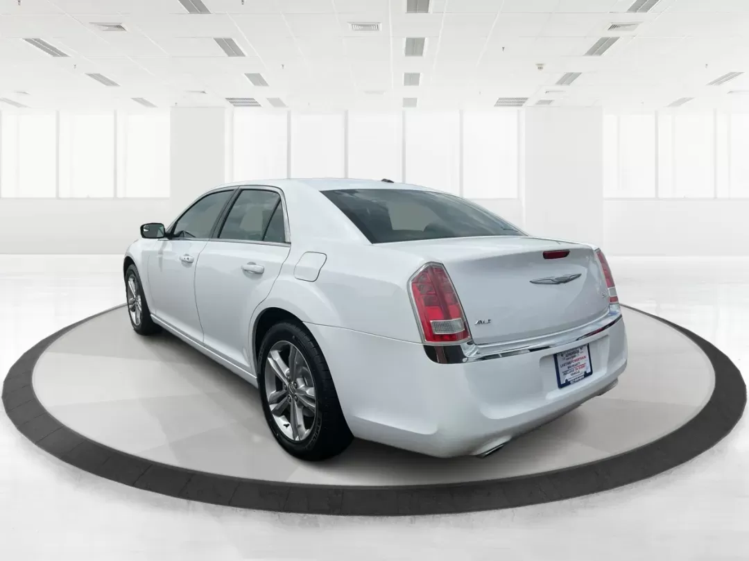 2014 Chrysler 300 Base (2C3CCARG4EH) with an Other engine, located at 1099 N County Rd 25A , Troy, OH, 45373, (937) 908-9800, 40.057079, -84.212883 - Photo#4