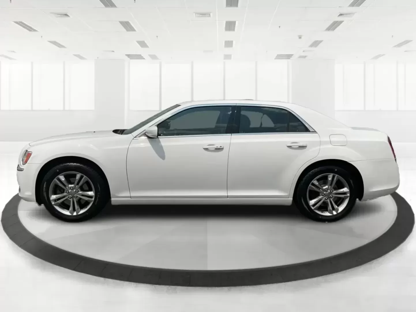 2014 Chrysler 300 Base (2C3CCARG4EH) with an Other engine, located at 1099 N County Rd 25A, Troy, OH, 45373, (937) 908-9800, 40.057079, -84.212883 - Photo#5