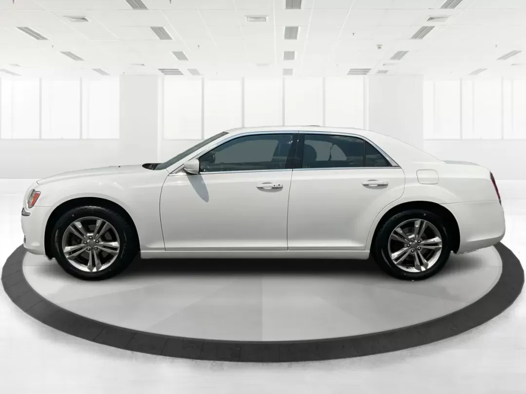 2014 Chrysler 300 Base (2C3CCARG4EH) with an Other engine, located at 1099 N County Rd 25A , Troy, OH, 45373, (937) 908-9800, 40.057079, -84.212883 - Photo#5