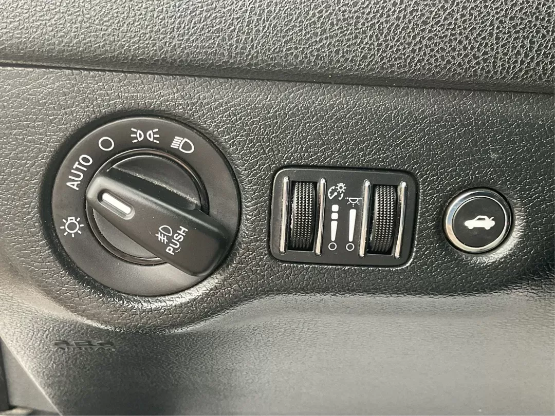 2014 Chrysler 300 Base (2C3CCARG4EH) with an Other engine, located at 1099 N County Rd 25A , Troy, OH, 45373, (937) 908-9800, 40.057079, -84.212883 - Photo#16