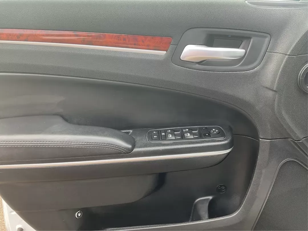 2014 Chrysler 300 Base (2C3CCARG4EH) with an Other engine, located at 1099 N County Rd 25A , Troy, OH, 45373, (937) 908-9800, 40.057079, -84.212883 - Photo#18