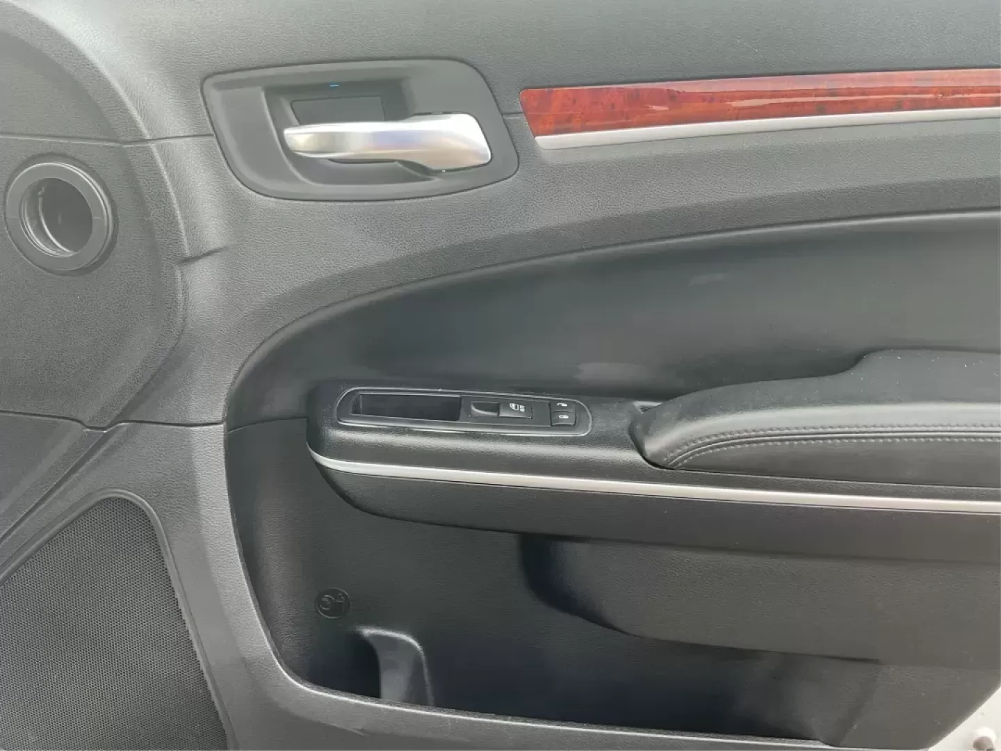 2014 Chrysler 300 Base (2C3CCARG4EH) with an Other engine, located at 1099 N County Rd 25A, Troy, OH, 45373, (937) 908-9800, 40.057079, -84.212883 - Photo#19