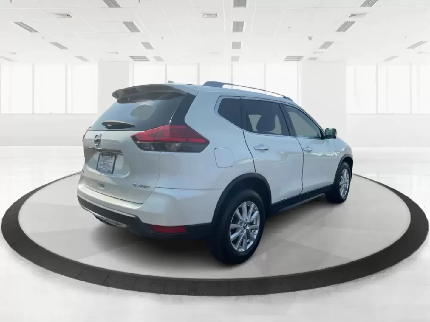2017 Nissan Rogue SV (5N1AT2MV3HC) with an 2.5L I-4 DOHC engine, located at 1099 N County Rd 25A, Troy, OH, 45373, (937) 908-9800, 40.057079, -84.212883 - Photo#2
