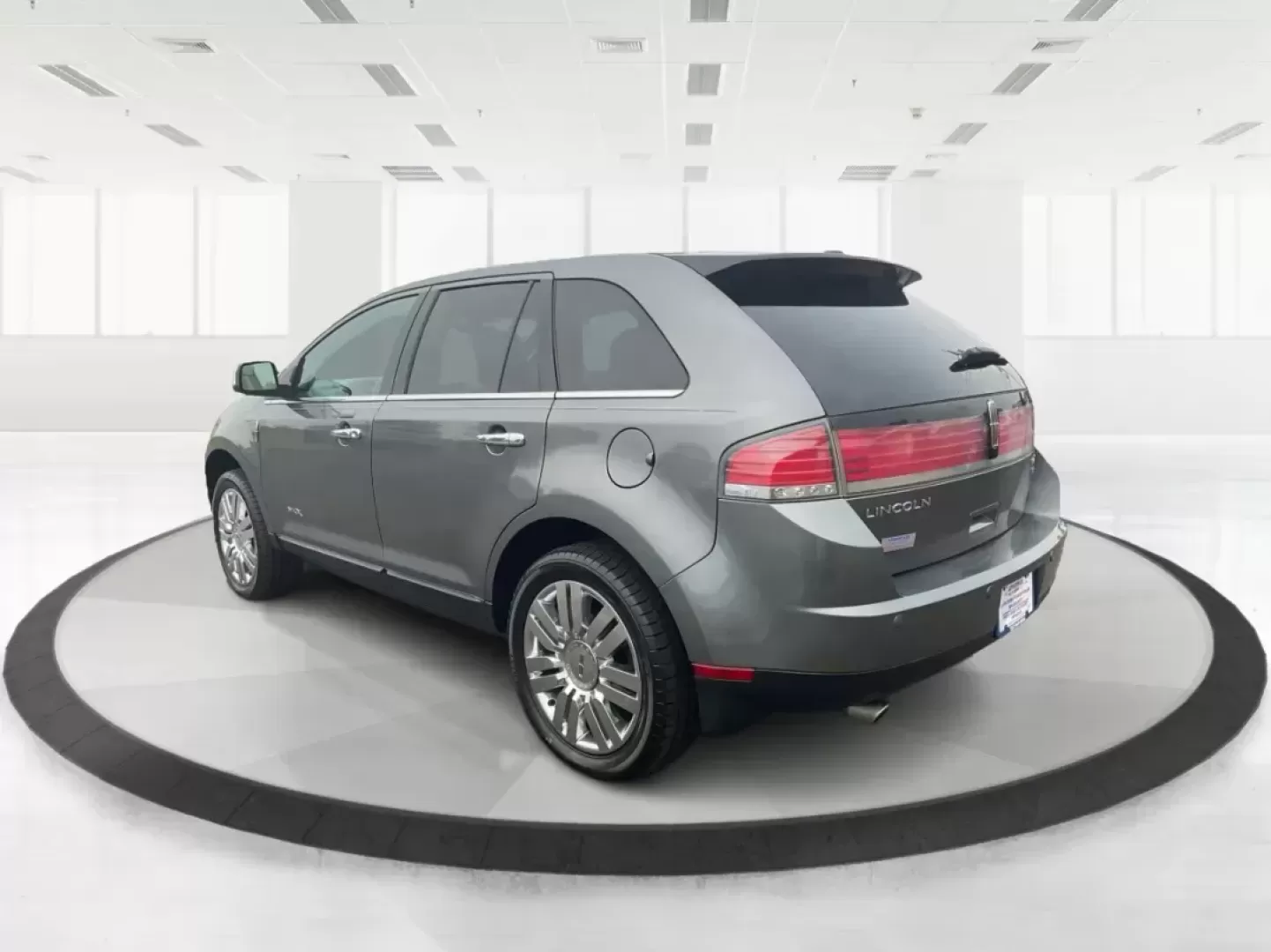 2010 Lincoln MKX AWD (2LMDJ8JC8AB) with an Other engine, located at 8750 N County Rd 25A, Piqua, OH, 45356, (937) 908-9800, 40.164391, -84.232513 - 2010 Lincoln MKX AWD - Photo#4