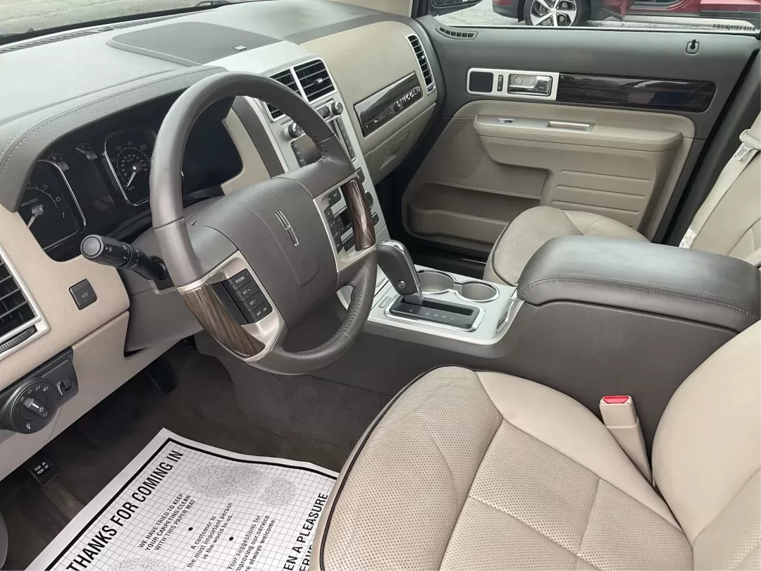 2010 Lincoln MKX AWD (2LMDJ8JC8AB) with an Other engine, located at 8750 N County Rd 25A, Piqua, OH, 45356, (937) 908-9800, 40.164391, -84.232513 - 2010 Lincoln MKX AWD - Photo#8