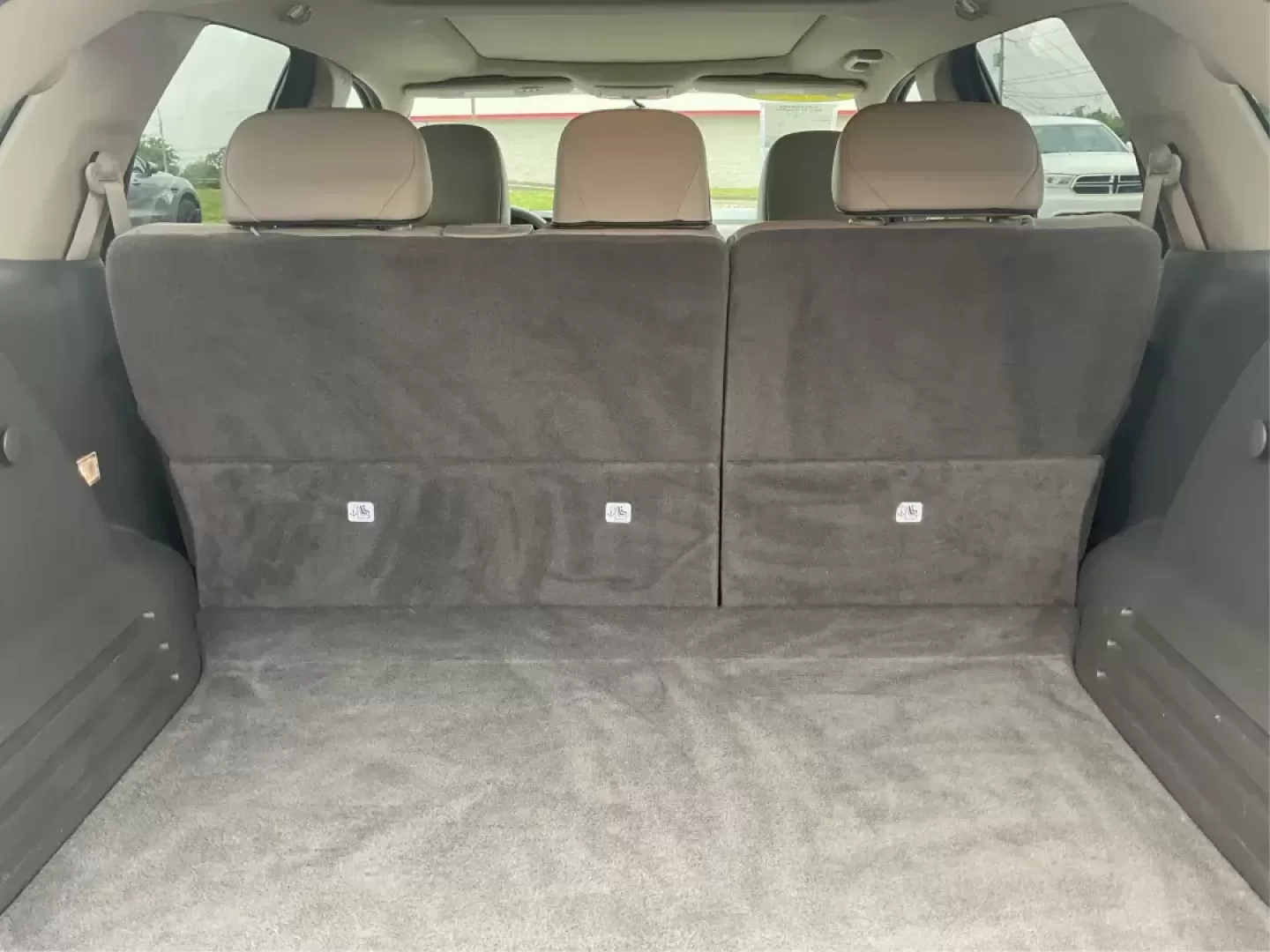 2010 Lincoln MKX AWD (2LMDJ8JC8AB) with an Other engine, located at 8750 N County Rd 25A, Piqua, OH, 45356, (937) 908-9800, 40.164391, -84.232513 - 2010 Lincoln MKX AWD - Photo#11