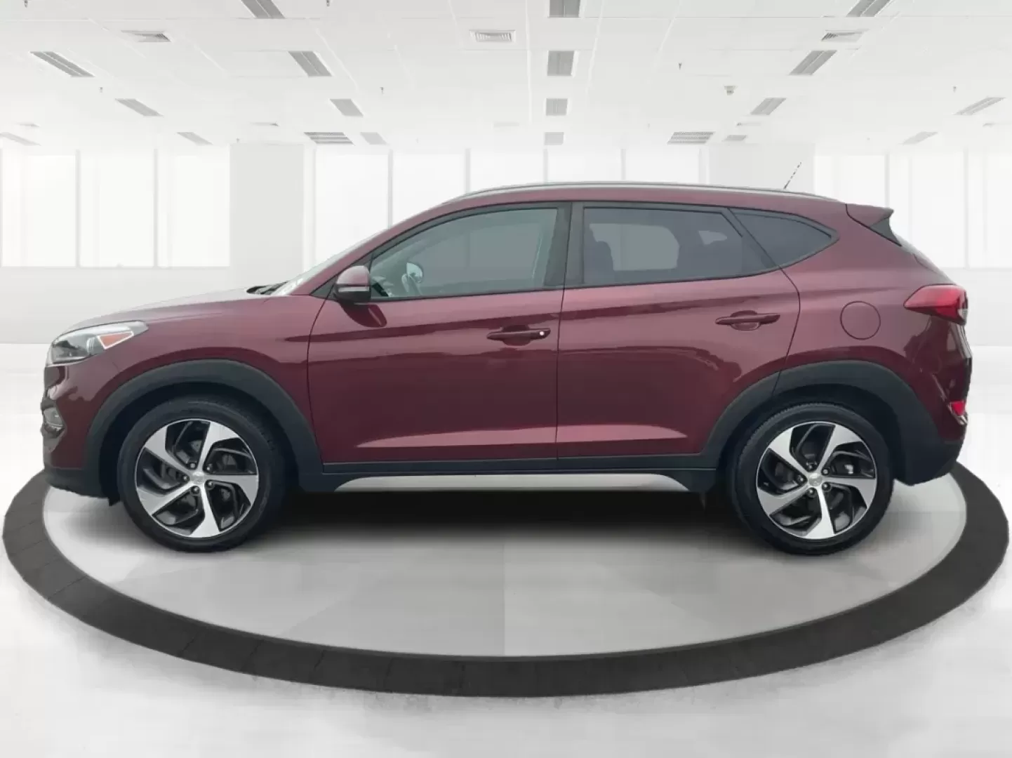 2017 Hyundai Tucson Sport (KM8J3CA29HU) with an 1.6L I-4 gasoline direct injection engine, located at 1099 N County Rd 25A, Troy, OH, 45373, (937) 908-9800, 40.057079, -84.212883 - 2017 Hyundai Tucson Sport - Photo#5