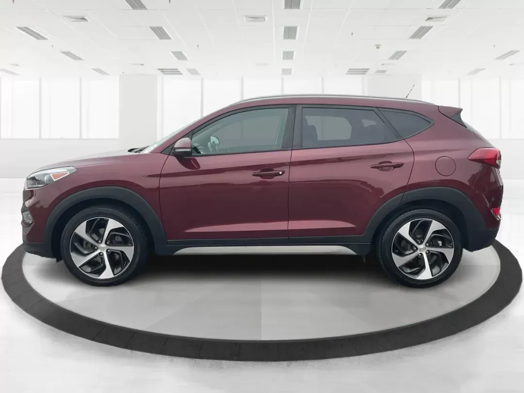 2017 Hyundai Tucson Sport (KM8J3CA29HU) with an 1.6L I-4 gasoline direct injection engine, located at 1099 N County Rd 25A , Troy, OH, 45373, (937) 908-9800, 40.057079, -84.212883 - Photo#5