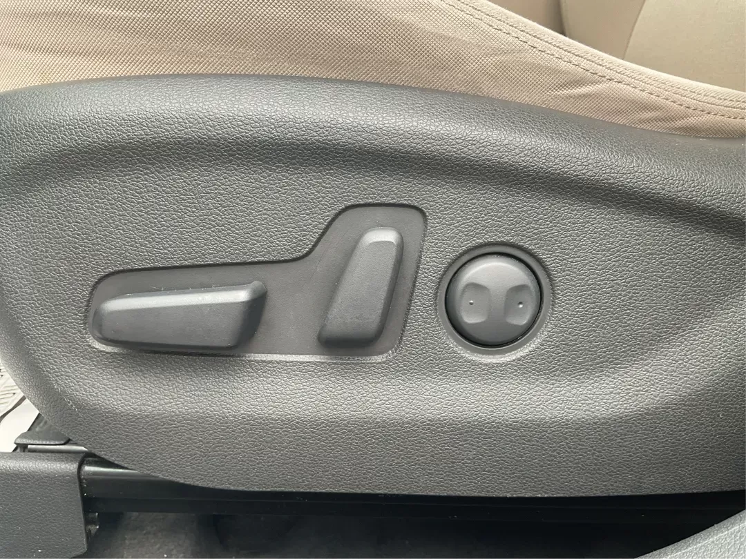 2017 Hyundai Tucson Sport (KM8J3CA29HU) with an 1.6L I-4 gasoline direct injection engine, located at 1099 N County Rd 25A , Troy, OH, 45373, (937) 908-9800, 40.057079, -84.212883 - Photo#16