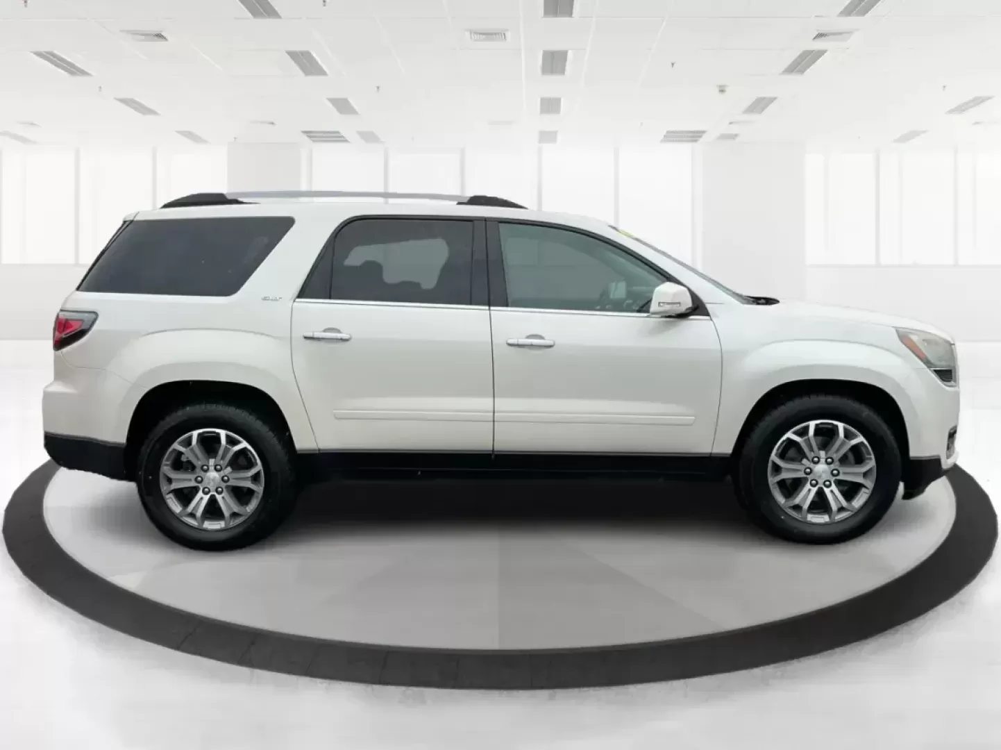 2015 GMC Acadia SLT-1 (1GKKVRKD8FJ) with an 3.6L V-6 gasoline direct injection engine, located at 1184 Kauffman Ave, Fairborn, OH, 45324, (937) 908-9800, 39.807072, -84.030914 - Third Row - Photo#1