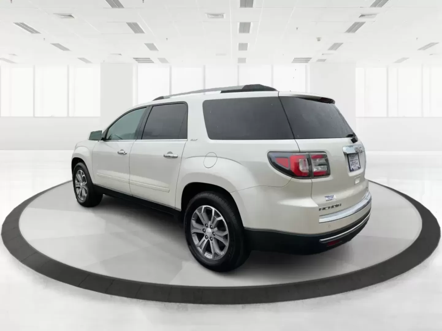 2015 GMC Acadia SLT-1 (1GKKVRKD8FJ) with an 3.6L V-6 gasoline direct injection engine, located at 1184 Kauffman Ave, Fairborn, OH, 45324, (937) 908-9800, 39.807072, -84.030914 - Third Row - Photo#4