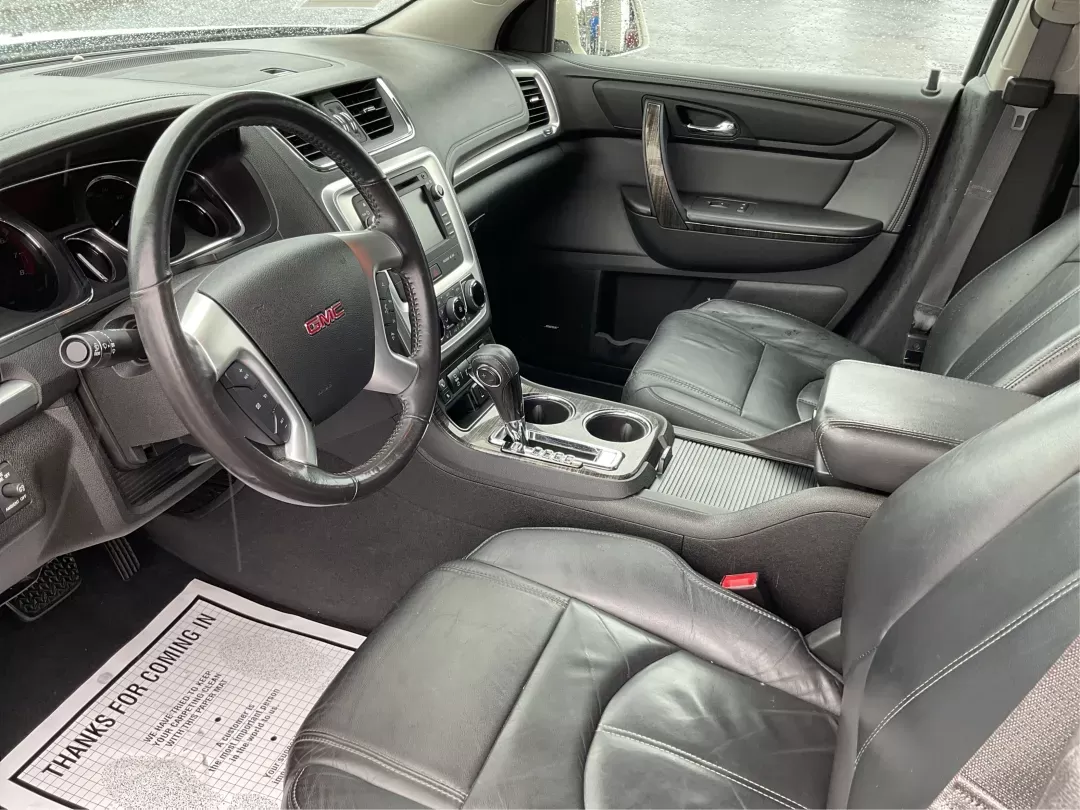 2015 GMC Acadia SLT-1 (1GKKVRKD8FJ) with an 3.6L V-6 gasoline direct injection engine, located at 1184 Kauffman Ave, Fairborn, OH, 45324, (937) 908-9800, 39.807072, -84.030914 - Photo#8