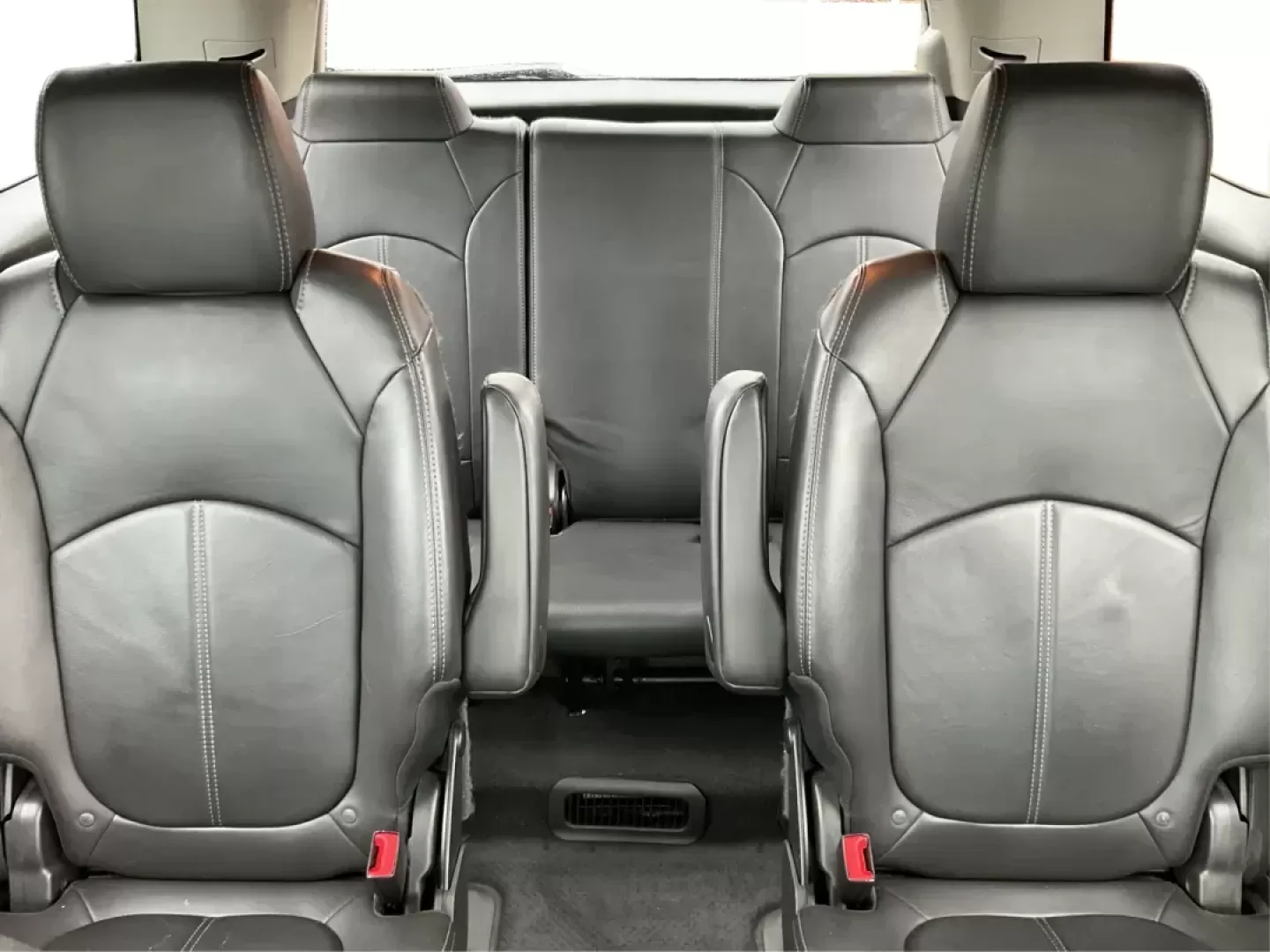 2015 GMC Acadia SLT-1 (1GKKVRKD8FJ) with an 3.6L V-6 gasoline direct injection engine, located at 1184 Kauffman Ave, Fairborn, OH, 45324, (937) 908-9800, 39.807072, -84.030914 - Third Row - Photo#13