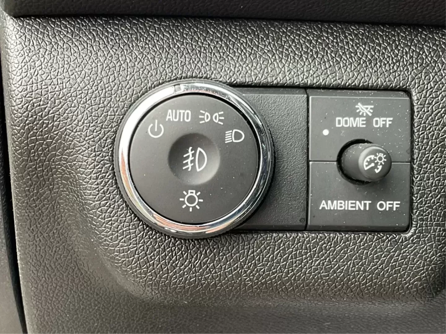 2015 GMC Acadia SLT-1 (1GKKVRKD8FJ) with an 3.6L V-6 gasoline direct injection engine, located at 1184 Kauffman Ave, Fairborn, OH, 45324, (937) 908-9800, 39.807072, -84.030914 - Third Row - Photo#16