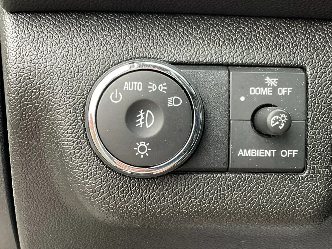 2015 GMC Acadia SLT-1 (1GKKVRKD8FJ) with an 3.6L V-6 gasoline direct injection engine, located at 1184 Kauffman Ave, Fairborn, OH, 45324, (937) 908-9800, 39.807072, -84.030914 - Photo#16