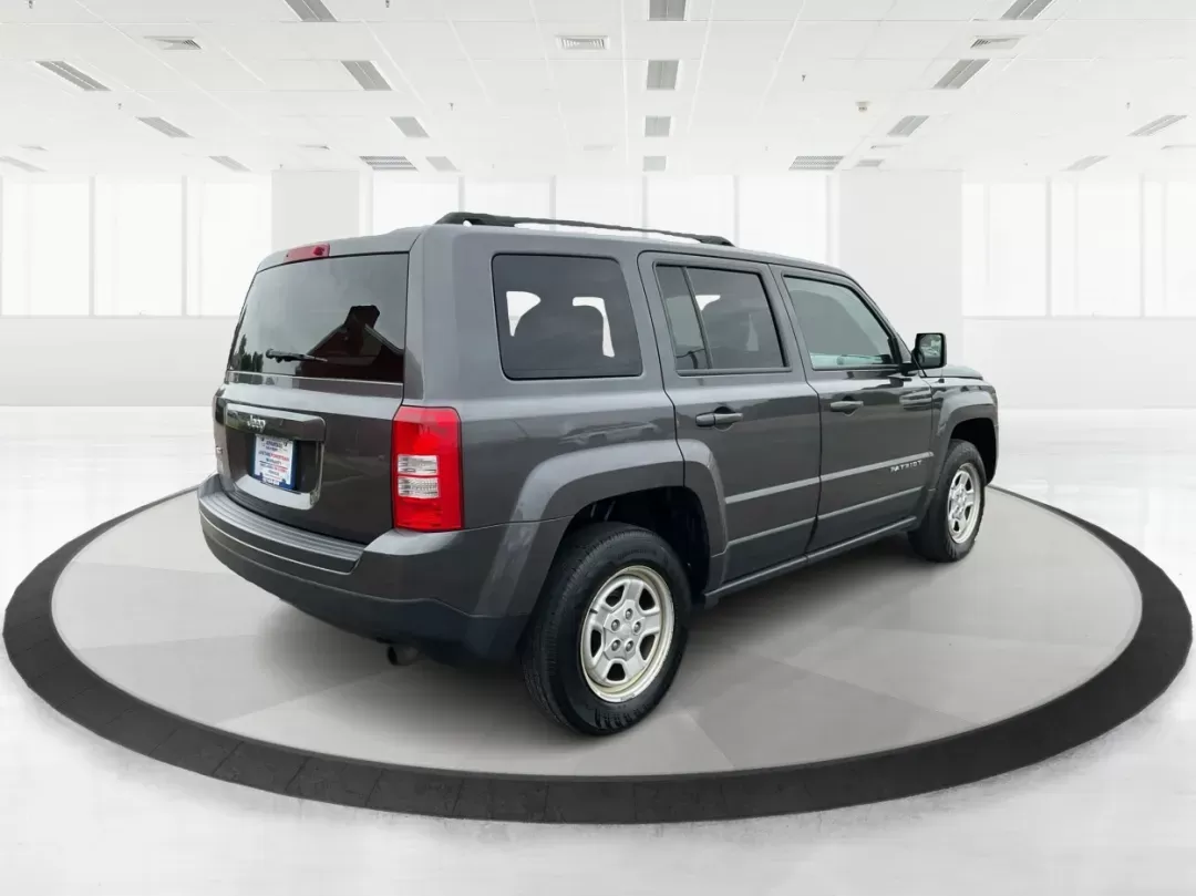 2016 Jeep Patriot Sport (1C4NJRBB1GD) with an 2.4L I-4 DOHC engine, located at 1230 East Main St, Xenia, OH, 45385, (937) 908-9800, 39.688026, -83.910172 - Photo#2