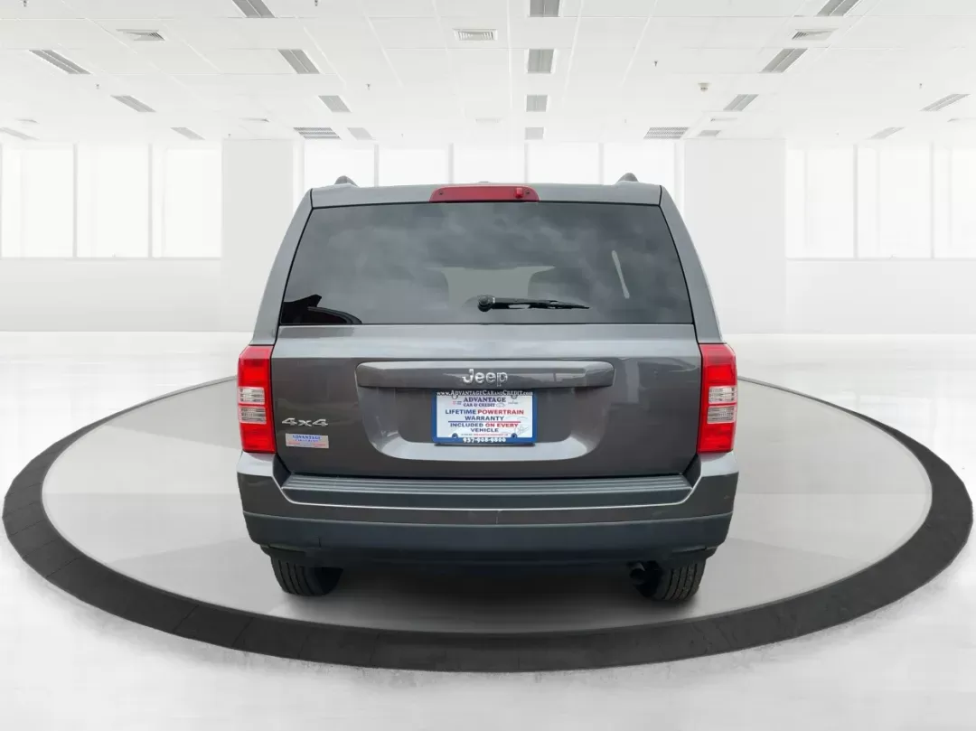 2016 Jeep Patriot Sport (1C4NJRBB1GD) with an 2.4L I-4 DOHC engine, located at 1230 East Main St, Xenia, OH, 45385, (937) 908-9800, 39.688026, -83.910172 - Photo#3