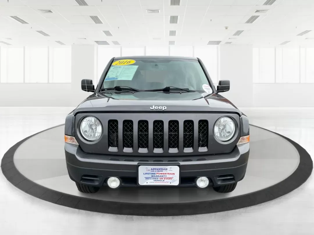 2016 Jeep Patriot Sport (1C4NJRBB1GD) with an 2.4L I-4 DOHC engine, located at 1230 East Main St, Xenia, OH, 45385, (937) 908-9800, 39.688026, -83.910172 - Photo#6