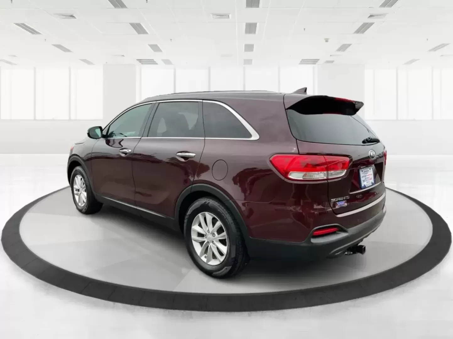 2017 Kia Sorento 3.3L LX (5XYPG4A53HG) with an Lambda II 3.3L V-6 gasoline direct injection engine, located at 880 E. National Road, Vandalia, OH, 45377, (937) 908-9800, 39.891918, -84.183594 - 2017 Kia Sorento 3.3L LX - Photo#4