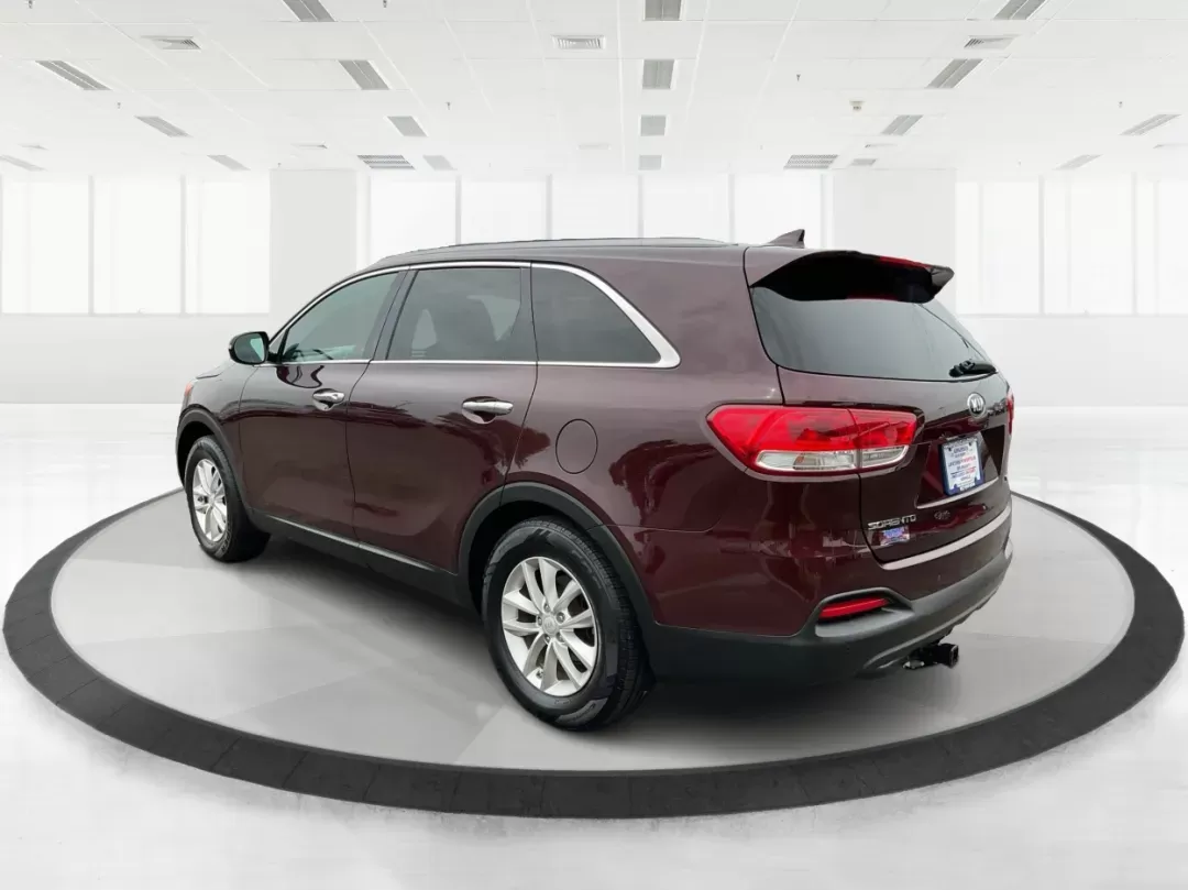 2017 Kia Sorento 3.3L LX (5XYPG4A53HG) with an Lambda II 3.3L V-6 gasoline direct injection engine, located at 880 E. National Road, Vandalia, OH, 45377, (937) 908-9800, 39.891918, -84.183594 - 2017 Kia Sorento 3.3L LX - Photo#4
