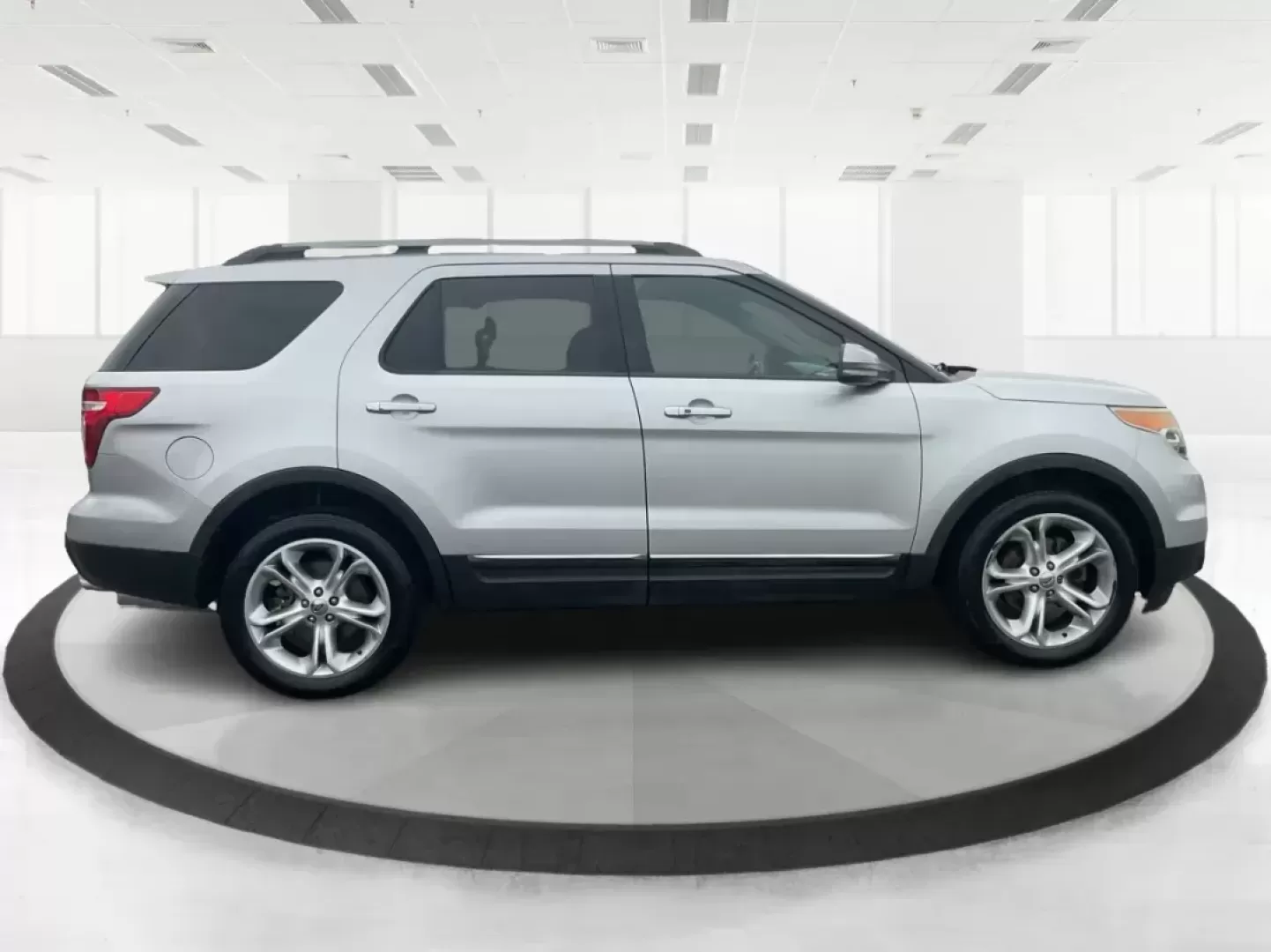 2011 Ford Explorer Limited (1FMHK8F80BG) with an 3.5L V-6 DOHC engine, located at 1951 S Dayton Lakeview Rd., New Carlisle, OH, 45344, (937) 908-9800, 39.890999, -84.050255 - Third Row - Photo#1