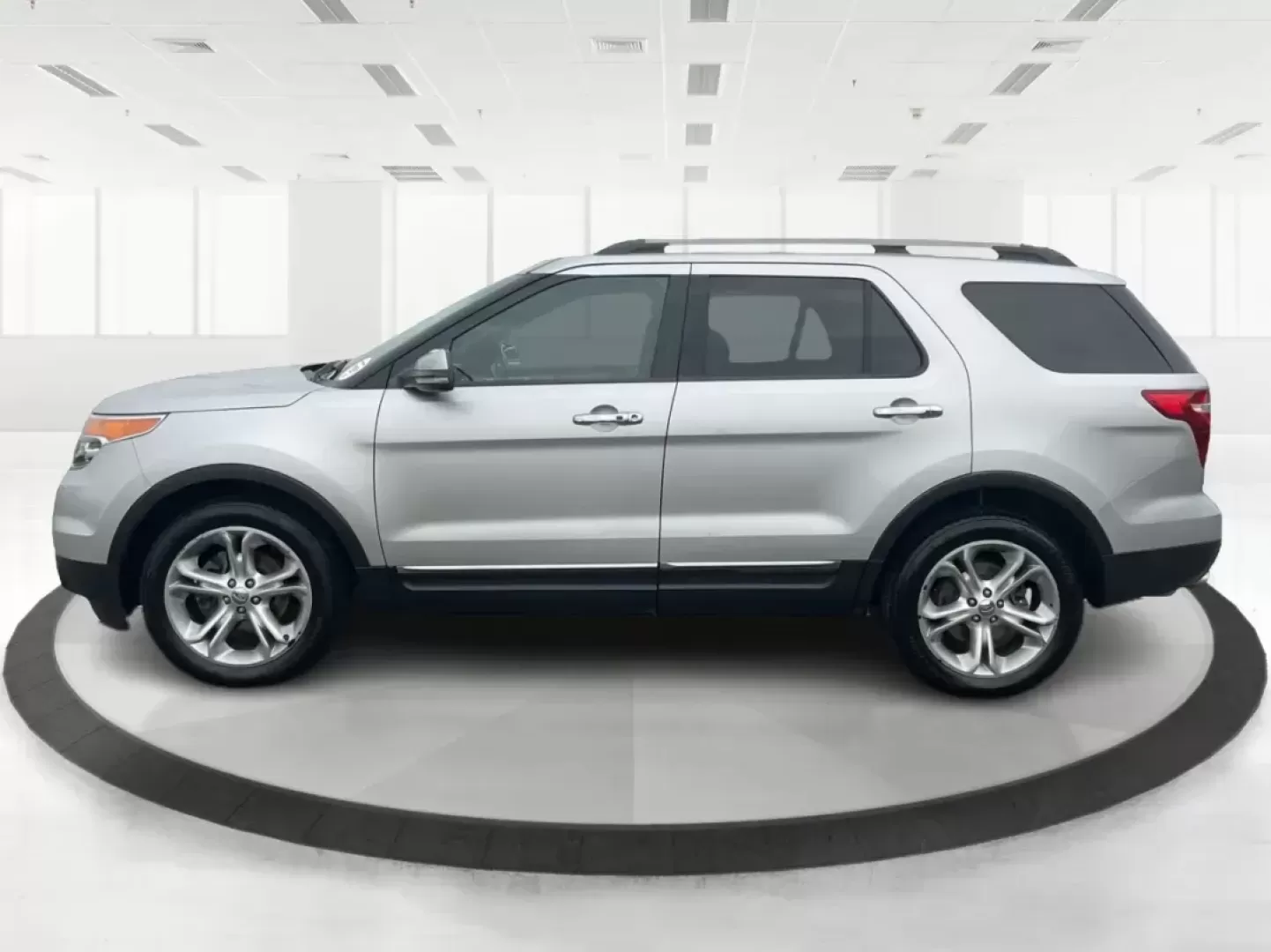 2011 Ford Explorer Limited (1FMHK8F80BG) with an 3.5L V-6 DOHC engine, located at 1951 S Dayton Lakeview Rd., New Carlisle, OH, 45344, (937) 908-9800, 39.890999, -84.050255 - Third Row - Photo#5
