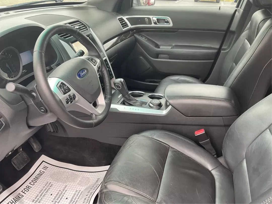 2011 Ford Explorer Limited (1FMHK8F80BG) with an 3.5L V-6 DOHC engine, located at 1951 S Dayton Lakeview Rd., New Carlisle, OH, 45344, (937) 908-9800, 39.890999, -84.050255 - Third Row - Photo#8