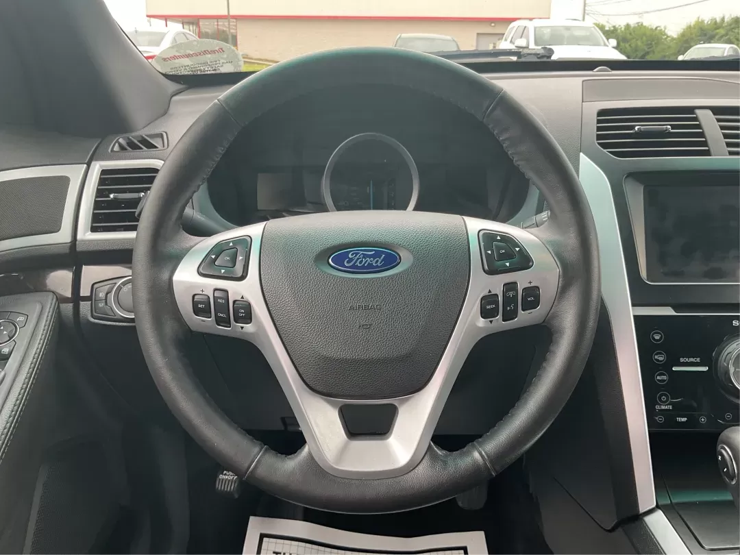 2011 Ford Explorer Limited (1FMHK8F80BG) with an 3.5L V-6 DOHC engine, located at 1951 S Dayton Lakeview Rd., New Carlisle, OH, 45344, (937) 908-9800, 39.890999, -84.050255 - Third Row - Photo#14