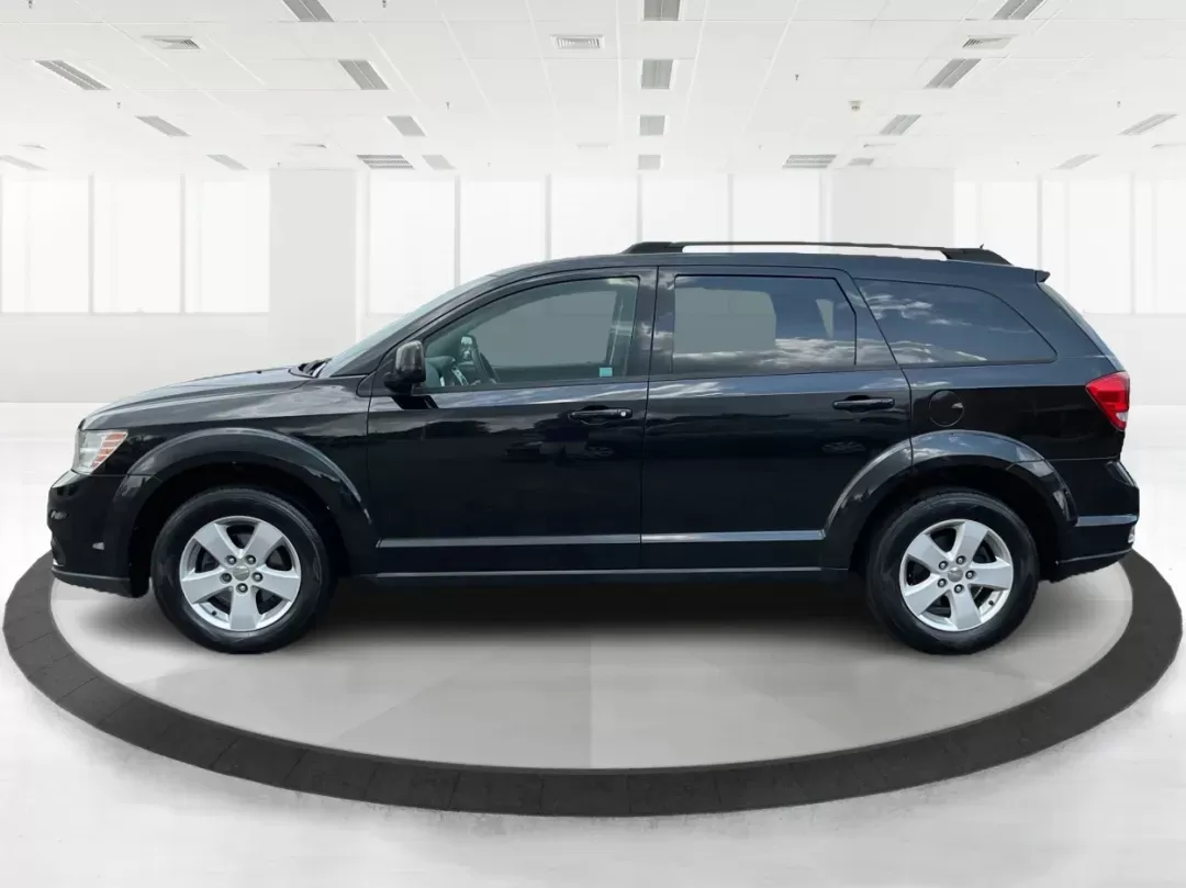 2012 Dodge Journey SXT (3C4PDCBG5CT) with an 2.4L I-4 DOHC engine, located at 401 Woodman Dr, Riverside, OH, 45431, (937) 908-9800, 39.760899, -84.123421 - Photo#5