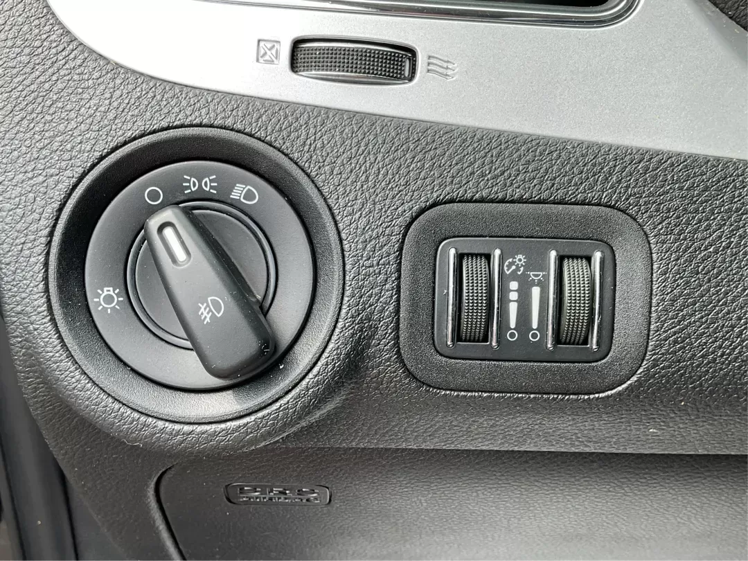 2012 Dodge Journey SXT (3C4PDCBG5CT) with an 2.4L I-4 DOHC engine, located at 401 Woodman Dr, Riverside, OH, 45431, (937) 908-9800, 39.760899, -84.123421 - Photo#16