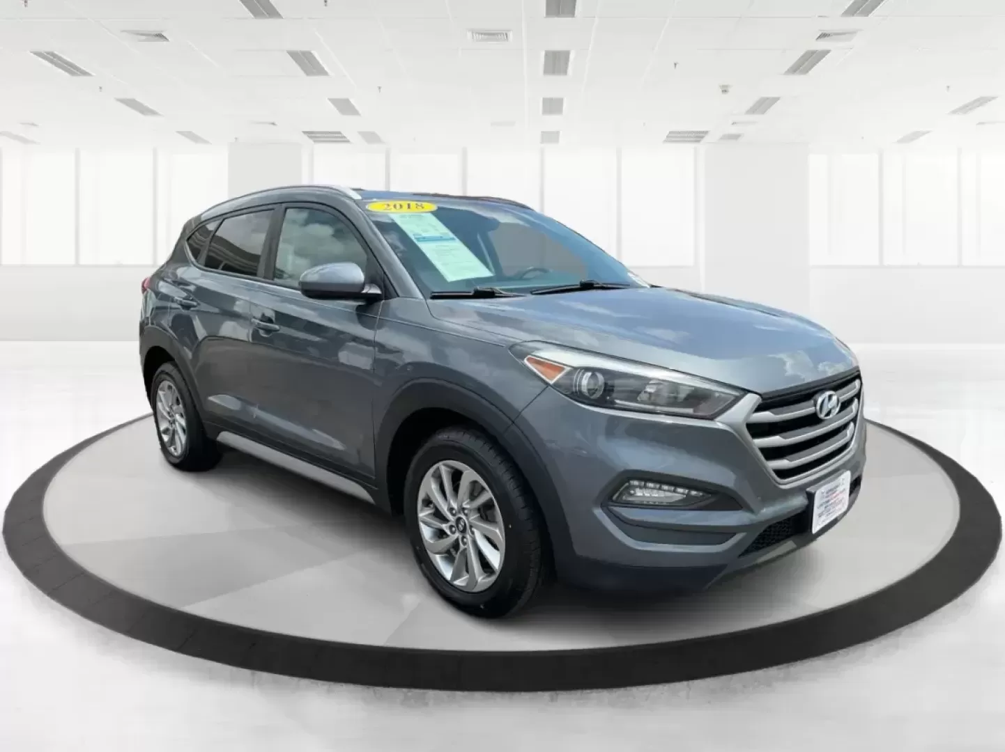 2018 Hyundai Tucson SEL (KM8J3CA44JU) with an Nu 2L I-4 gasoline direct injection engine, located at 1184 Kauffman Ave, Fairborn, OH, 45324, (937) 908-9800, 39.807072, -84.030914 - 2018 Hyundai Tucson SEL - Photo#0